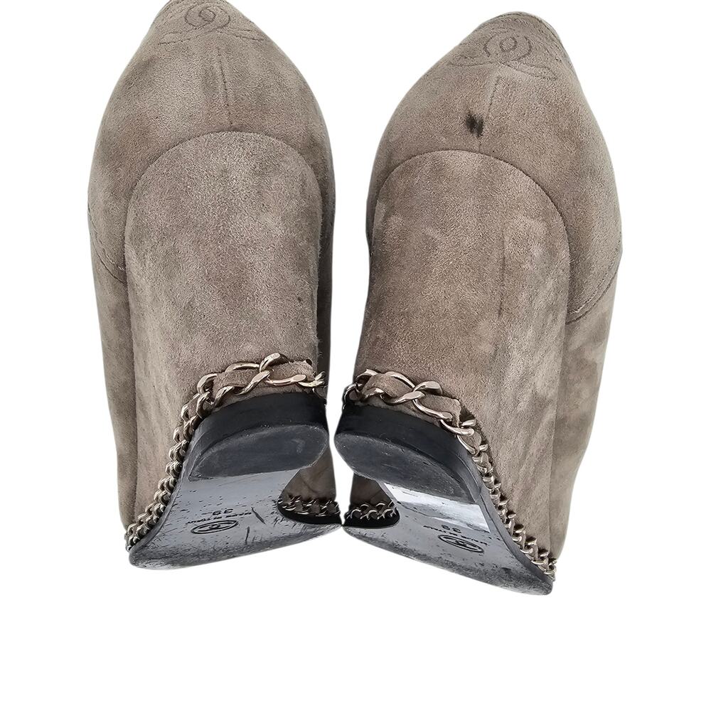 Chanel CC Cap Toe Chain Wedge Heel Pump Gray Suede Black Silver Size 39 US 8 8.5 - Picture 13 of 14